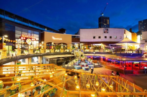 City Centre Gem With Nightlife
